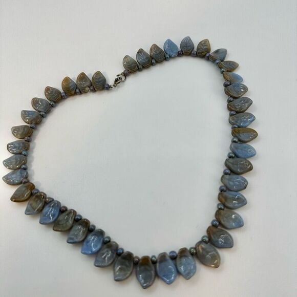 Blue beaded leaf choker necklace - Picture 7 of 11